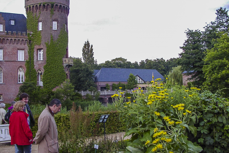 Kräuterfest im Park von Schloss Moyland